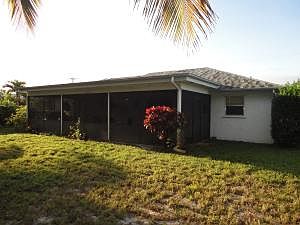 4th image of 837 SE Polynesian Ave