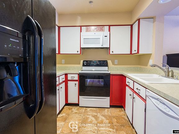 5th image of 1104 Leal St