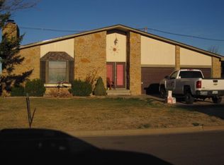 603 Harolds Pl, Lakin, KS 67860