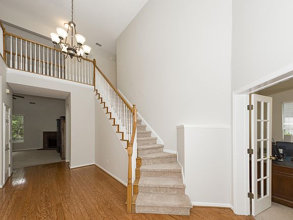 5th image of 8725 Laurel Grove Ln