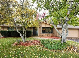 W276S8575 Lakeview Ln, Mukwonago, WI 53149