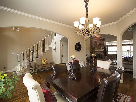 Arched openings allow for easy flow