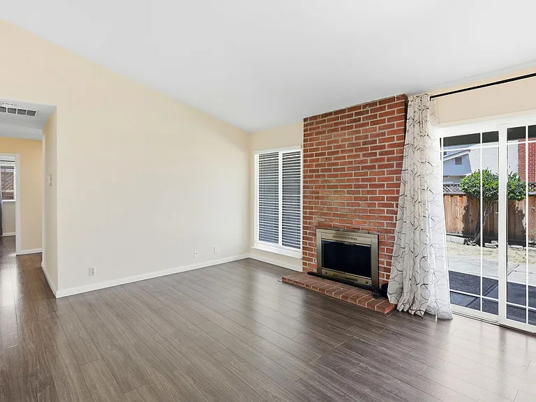 663 Albion Dr — Photo 14