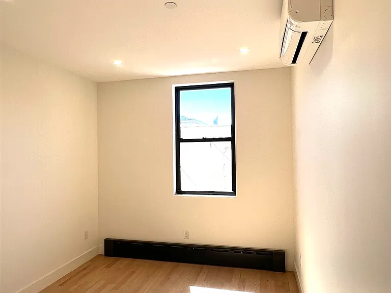 7 Bay 32nd St #2F — Photo 7