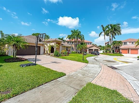 4th image of 723 Heritage Way