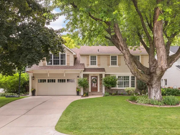 4604 Oak Dr, Edina, MN 55424