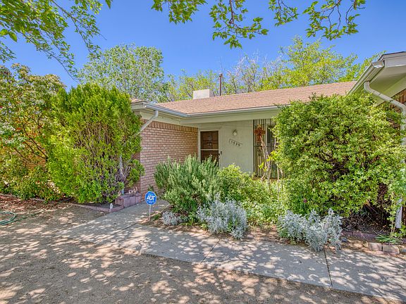 4th image of 1329 Paisano St NE