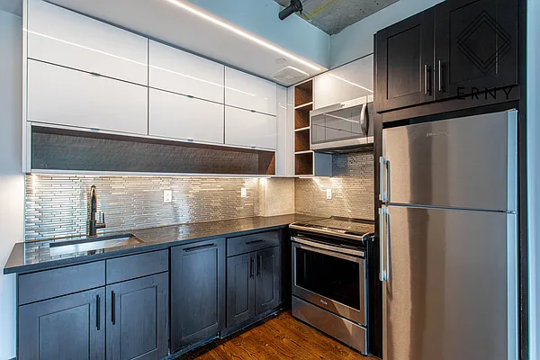 Rented by ERNY LLC | media 18