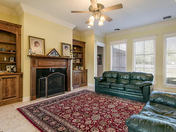 5th image of 306 Sandhurst Dr