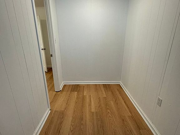 3rd image of 133 Briarwood Apartment