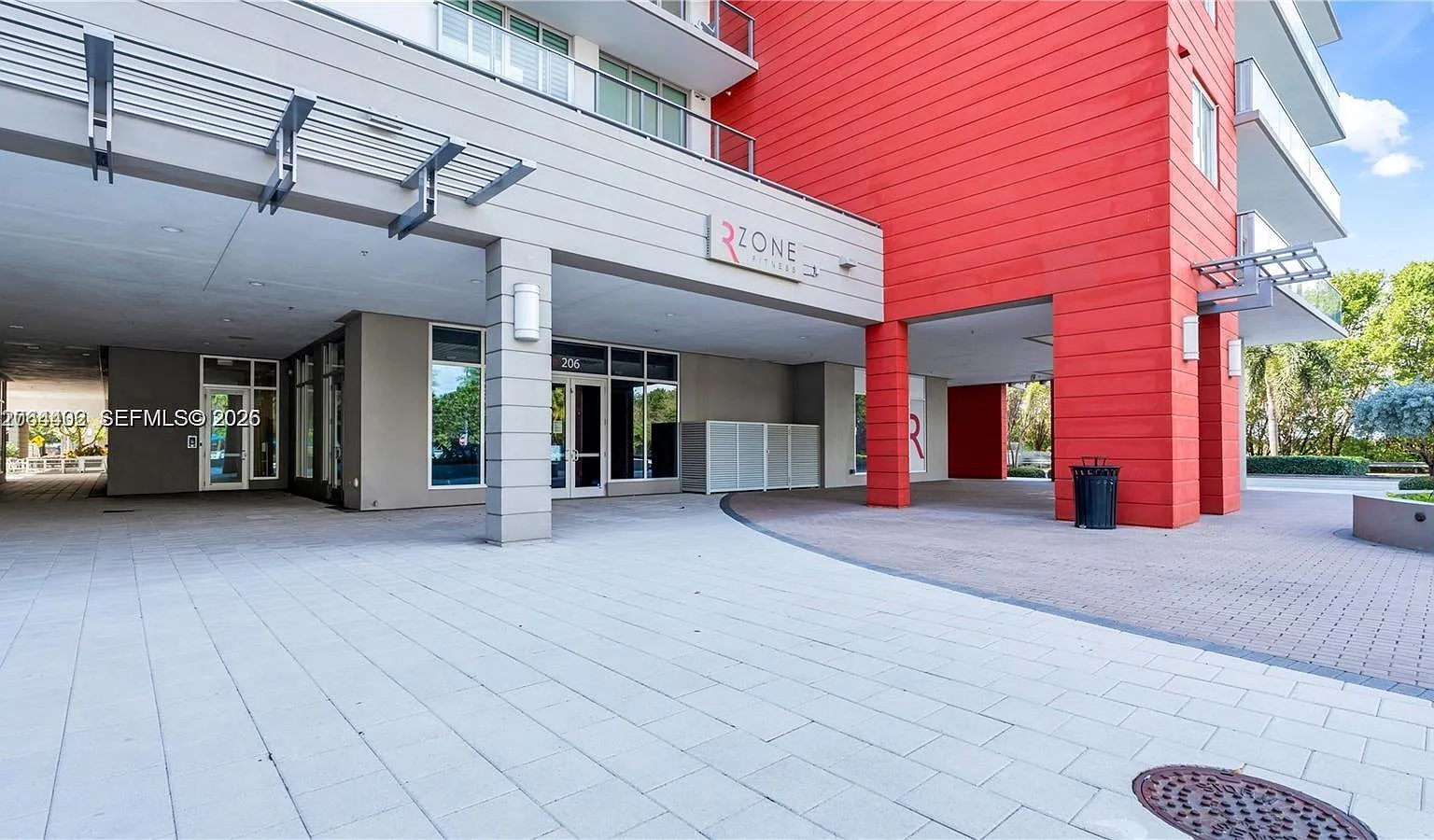 1 bed, 1.0 bath, $2,350 — Photo 1