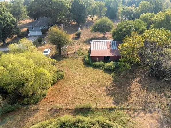 32701 E 283rd St, Garden City, MO 64747
