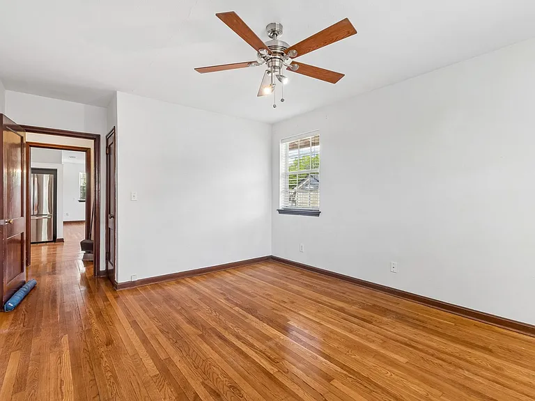 1731 Flagler Ave — Photo 77