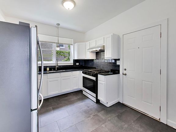 2nd image of 3336 W Evergreen Ave