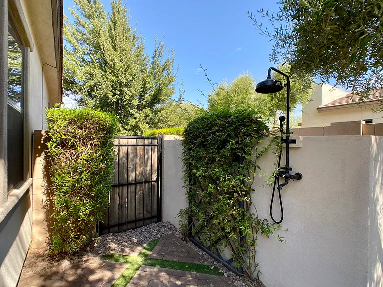 3857 E Mead Dr — Photo 3