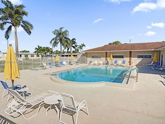 2nd image of 4035 Marigold Rd