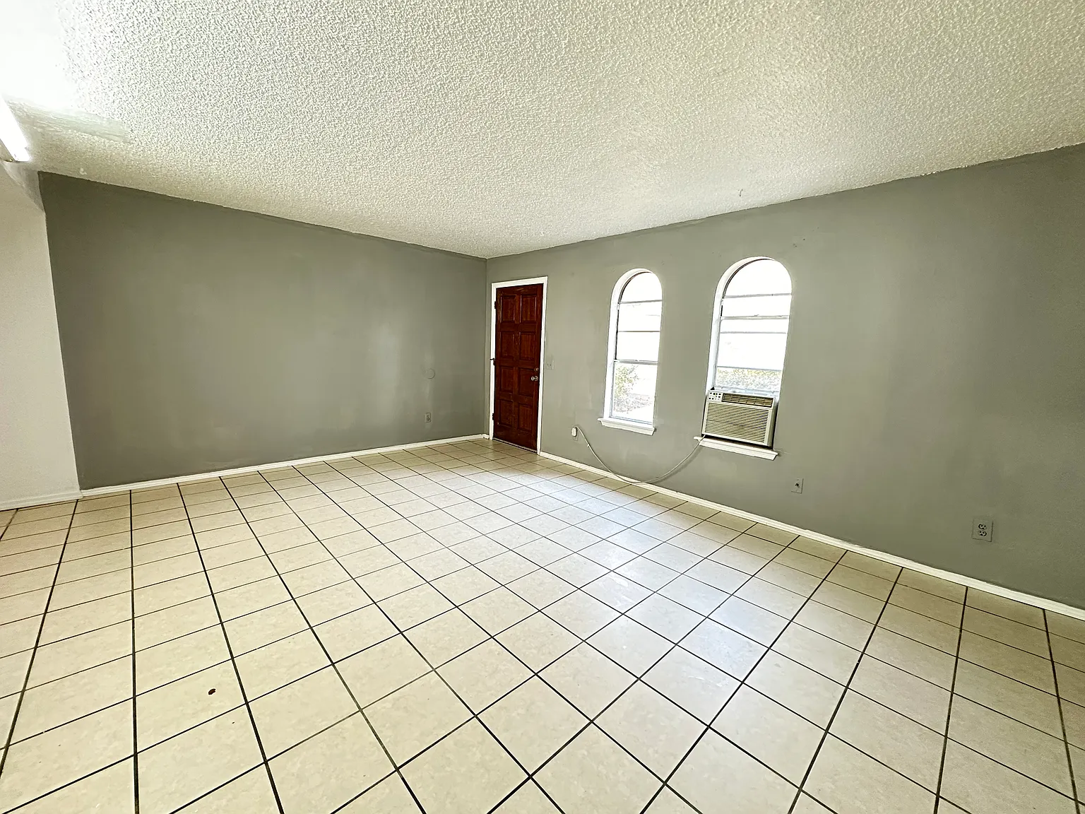 926 Greenvale Rd — Photo 1