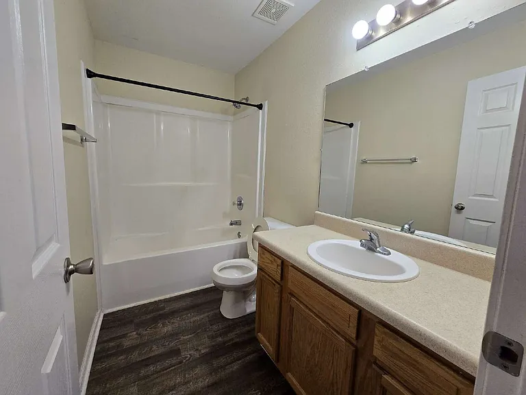 253-1A Executive Ave — Photo 12