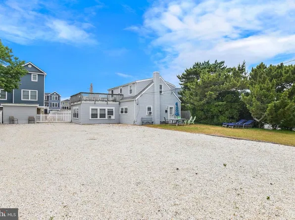 4 E 19th St, Brant Beach, NJ 08008