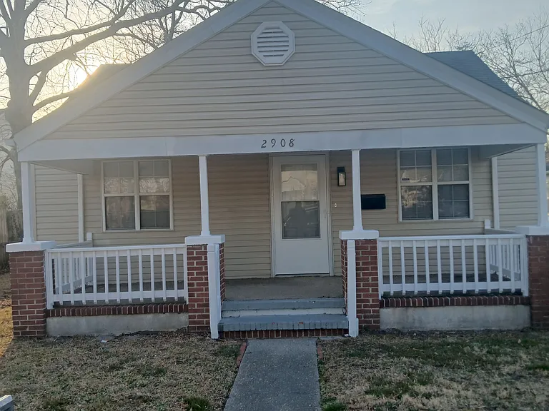 2908 Arcadia Ave — Photo 1