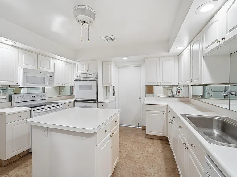 3900 Galt Ocean Dr #1116 — Photo 37
