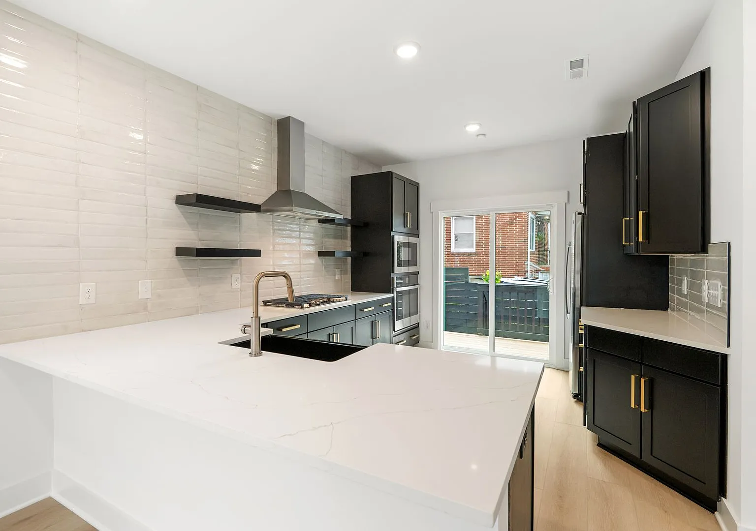 Sophisticated 3-Bedroom Home on a Corner Lot — Photo 4