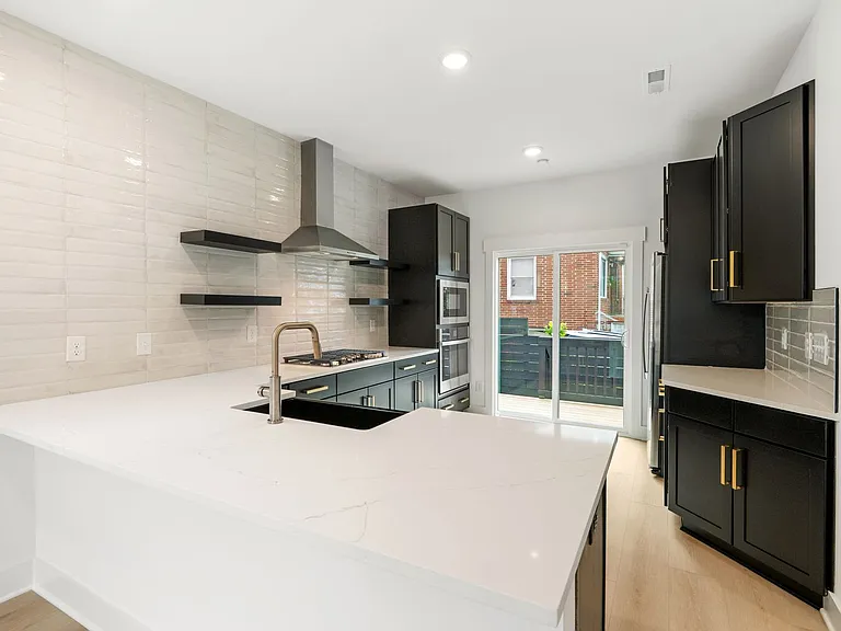 801 Massey Ave — Photo 4