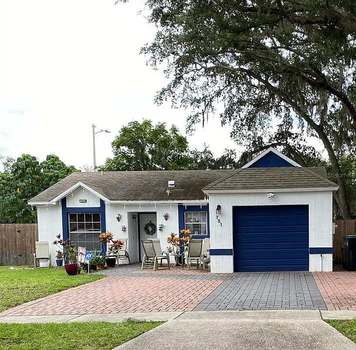 1st image of 751 Oak Manor Cir