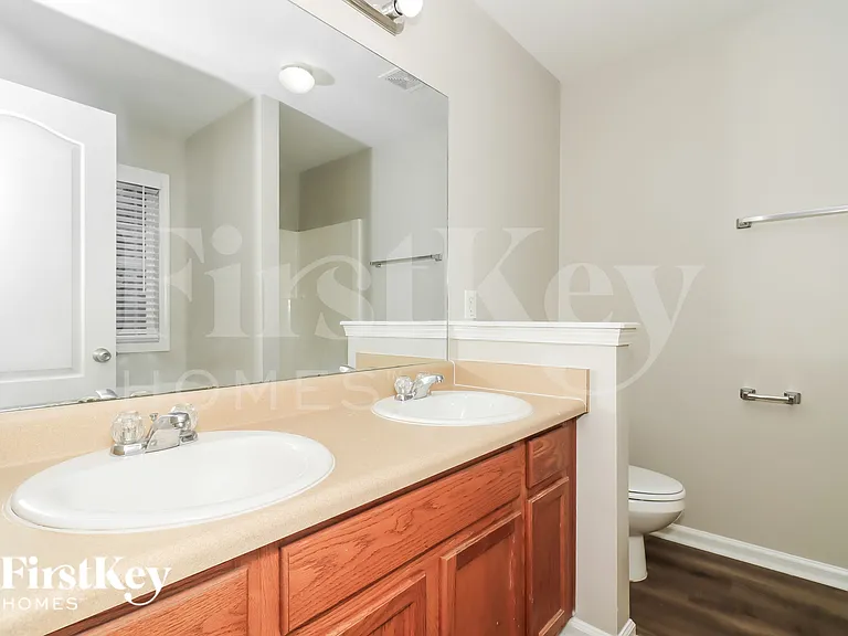 528 Valleyside Dr — Photo 11
