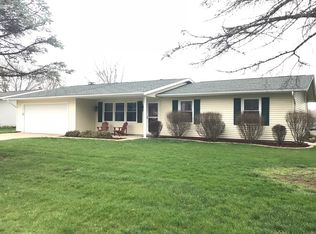 27 Woods Mill Rd, Sherman, IL 62684