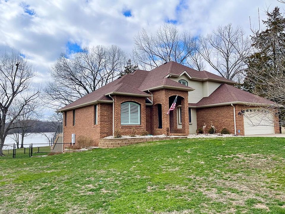 1st image of 611 Bay Ln
