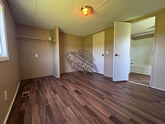 3rd image of 1598 Hill Rd
