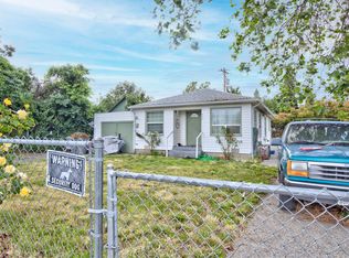 544 NW E St, Grants Pass, OR 97526