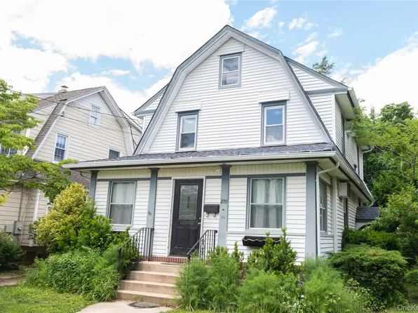 209 Sherman Street, Lynbrook, NY 11563