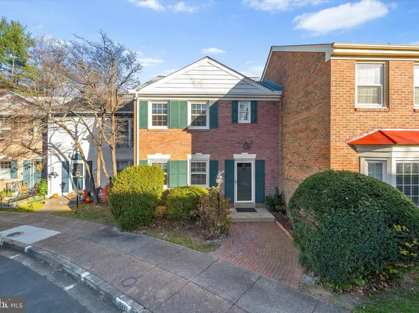 3221 Adams Ct, Fairfax, VA 22030
