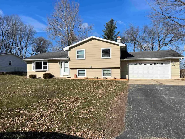 1524 Jay St, Freeport, IL 61032