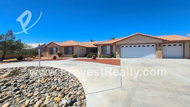 4 bed, 3.0 bath, 2914 sqft, $2,900 — Photo 3