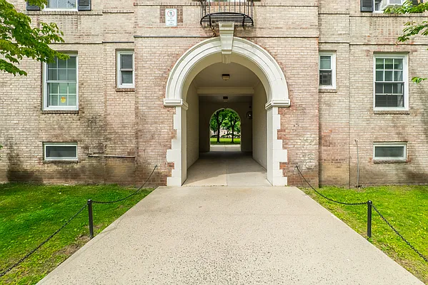 Sold by Keller Williams Realty Landmark II | media 31