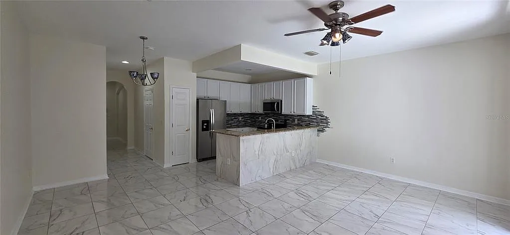 3 bed, 2.5 bath, 1490 sqft, $2,599 — Photo 3
