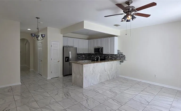 2027 Strathmill Dr — Photo 3