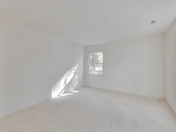 3rd image of 1301 Boroughbridge Rd