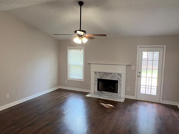 4th image of 920 Grace Dr