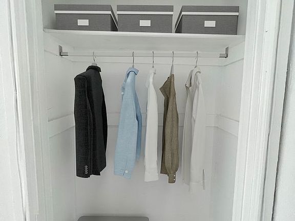 4th image of 160 S Gramercy Pl APT 702