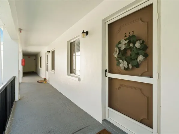 2060 Marilyn St APT 237, Clearwater, FL 33765