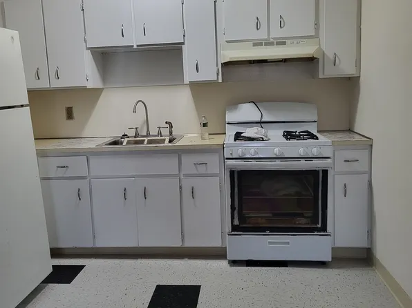 947 River St APT 3, Boston, MA 02136