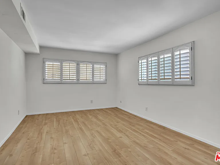 620 N Kenwood St #209 — Photo 8