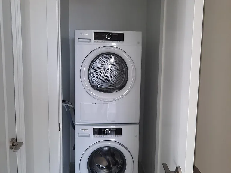 9 Mabelle Ave #2523 — Photo 11