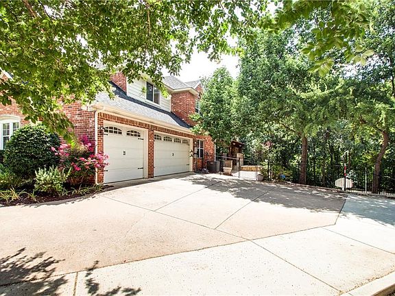 4th image of 1713 Woodmont Dr
