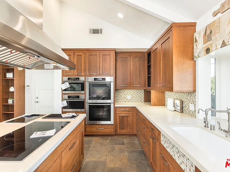 17108 Oak View Dr — Photo 14