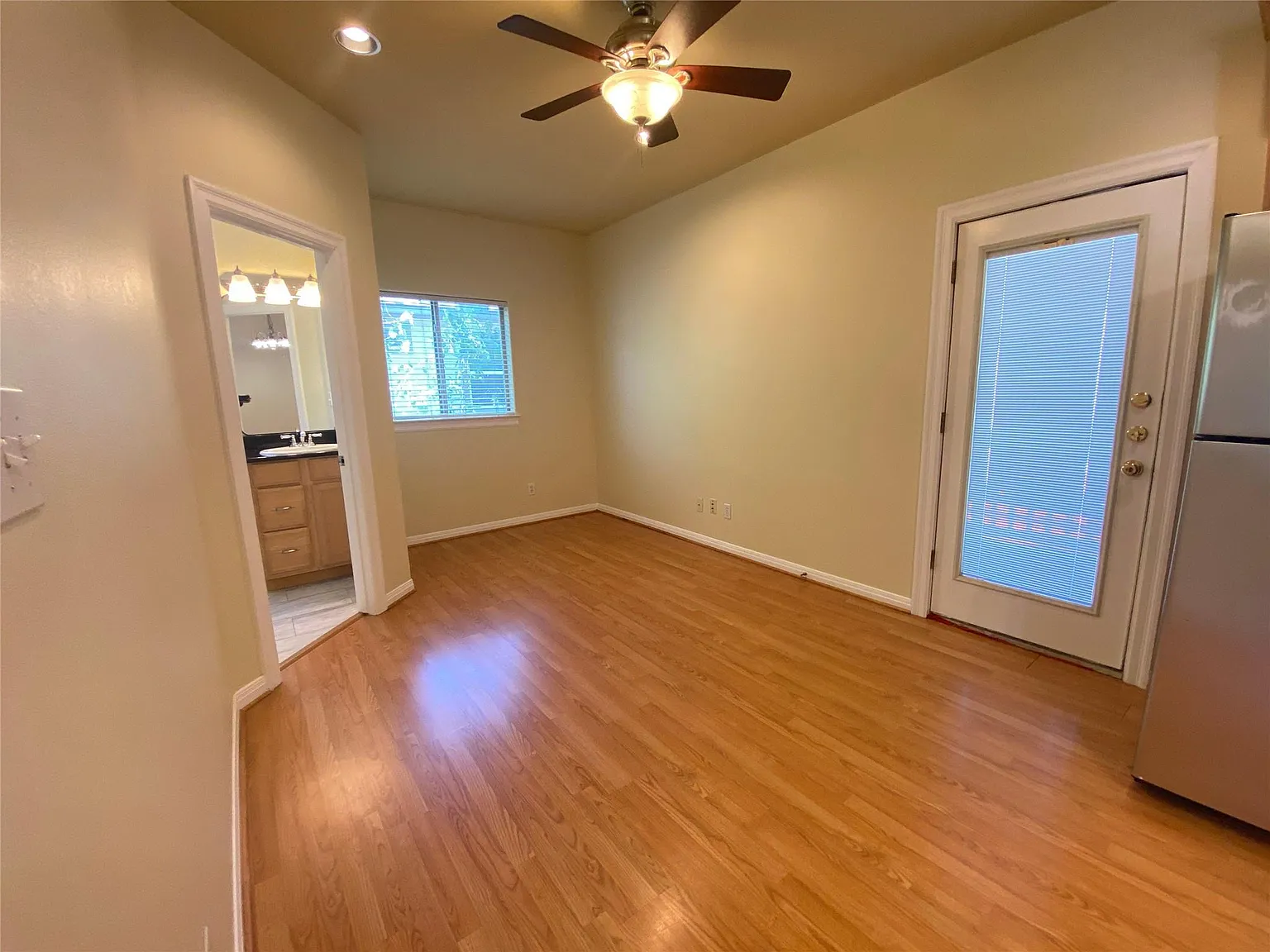 2 bed, 2.0 bath, 850 sqft, $1,850 — Photo 4